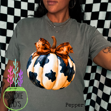 Load image into Gallery viewer, Cow Pumpkin Tee
